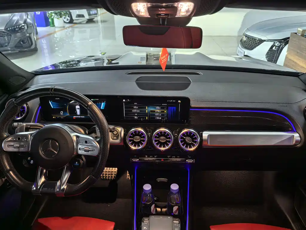 Mercedes-Benz GLB AMG — миниатюра 10