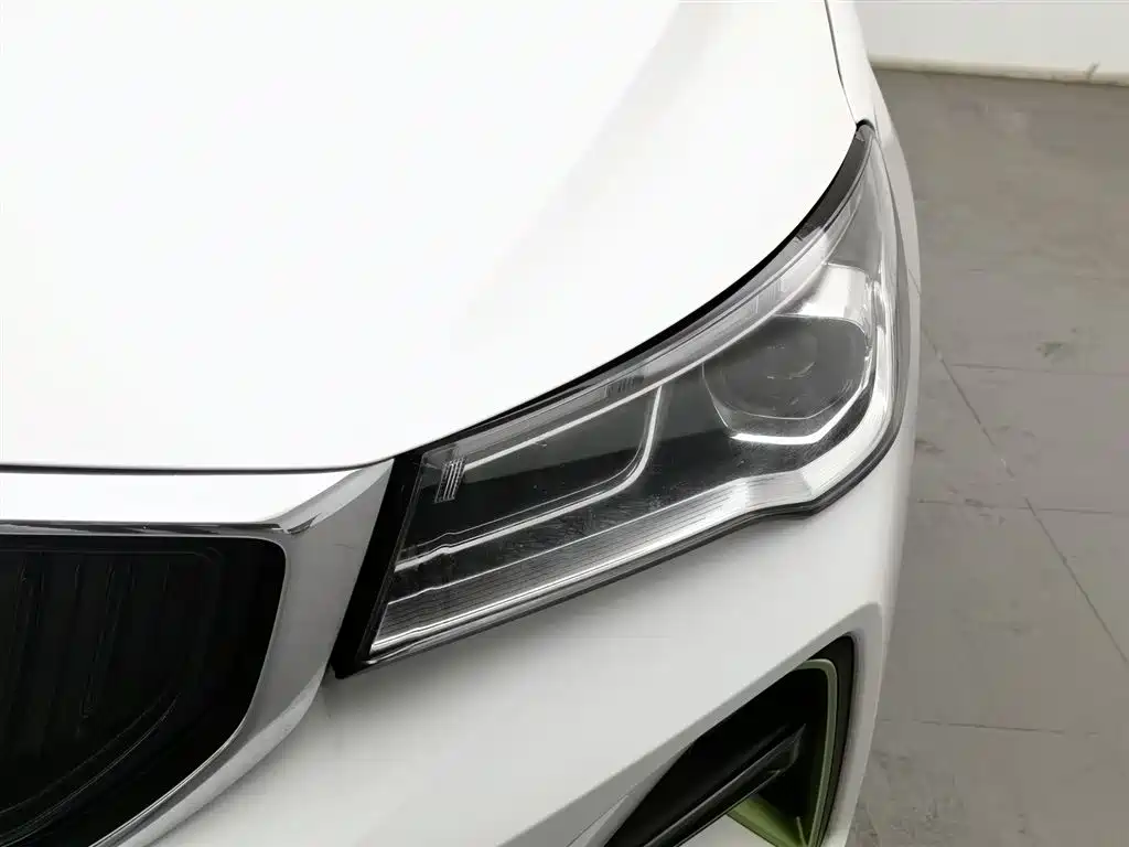 Geely Emgrand 2022 1.8L DHT