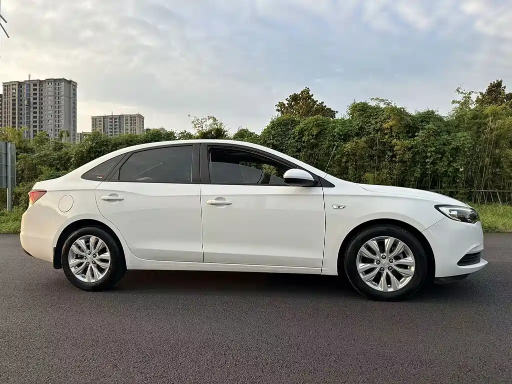 Buick Excelle — миниатюра 14