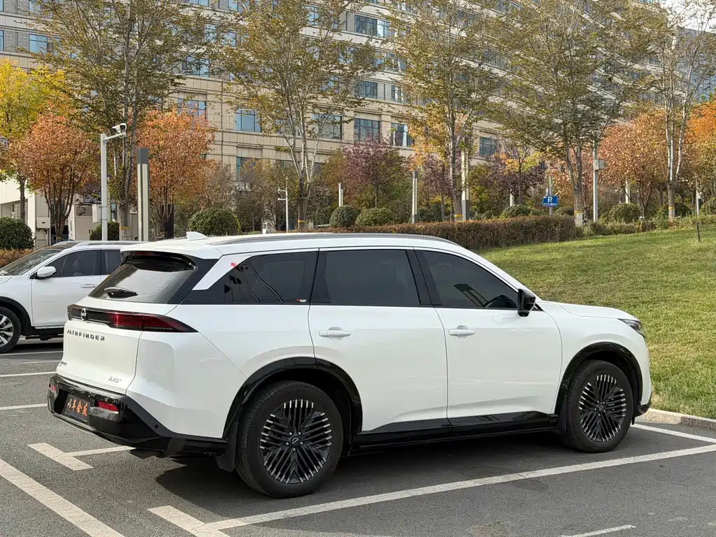 Nissan Teramont — миниатюра 9
