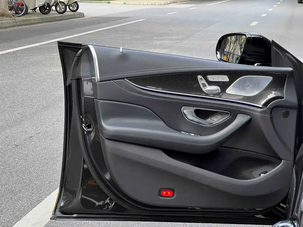 MERCEDES-BENZ AMG GT