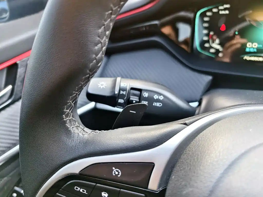 DONGFENG YI HYUN MAX