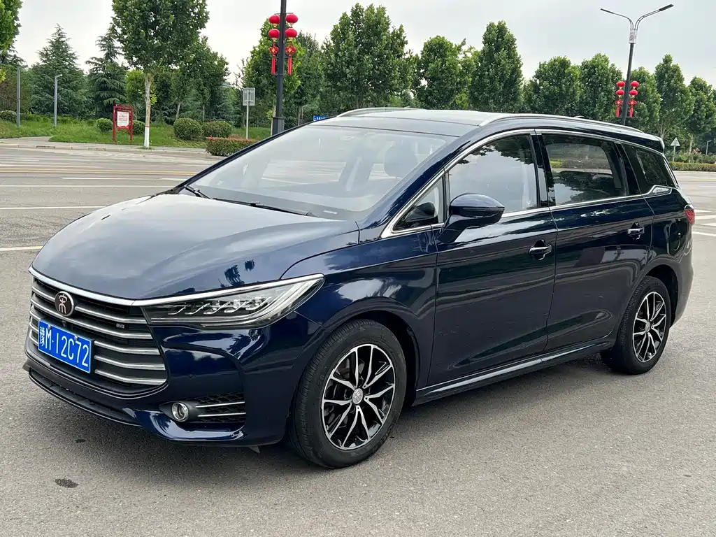 Купить BYD MAX