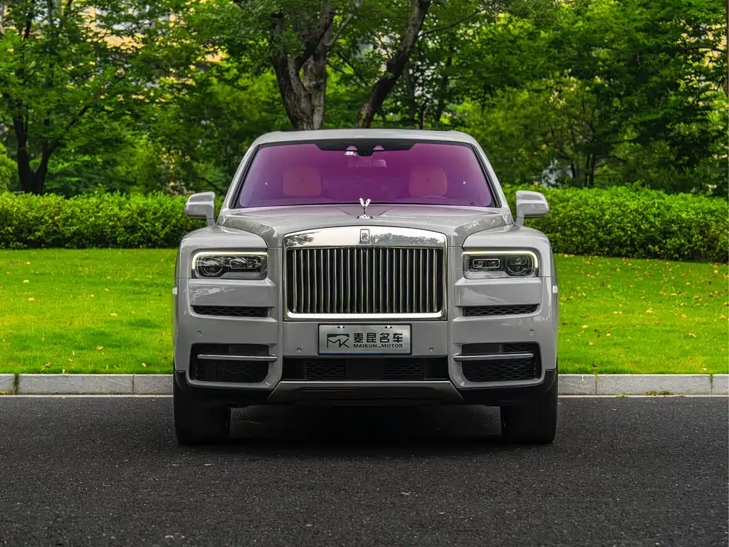 Rolls-Royce Cullinan 2018 мест