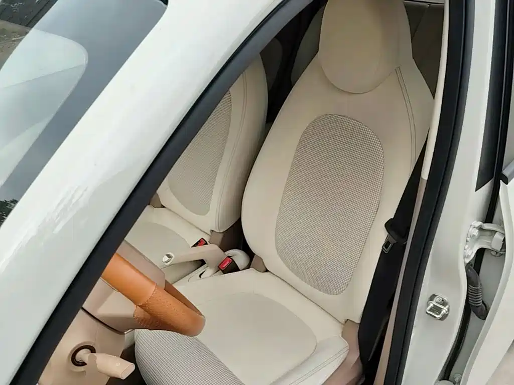 Wuling MINIEV — миниатюра 11