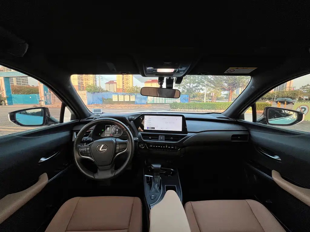 Lexus UX — миниатюра 5