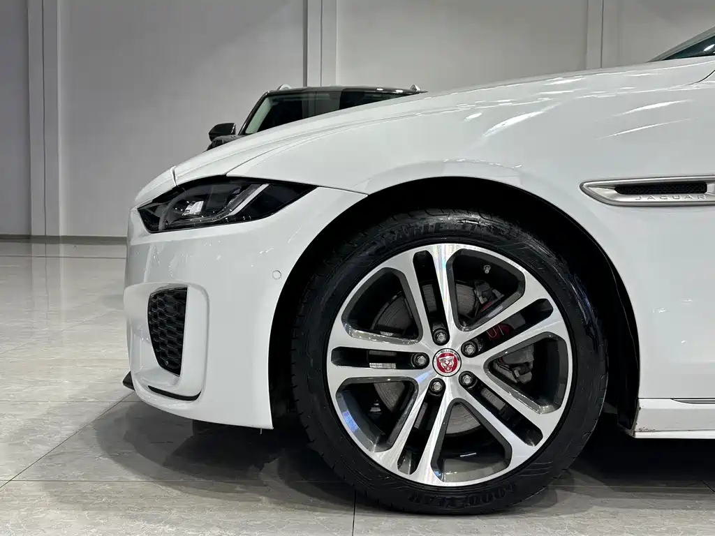 Jaguar XEL 2021 2.0T 200PS R-DYNAMIC Sport