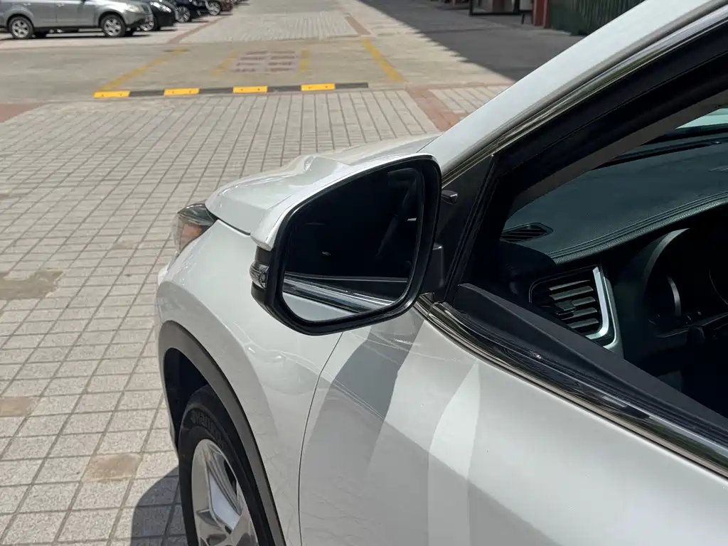 Toyota Highlander 2021 2.0T Luxury 7 мест