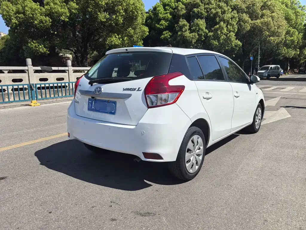 Toyota Yaris L Zhixuan YARiS L 2015 1.5E AT