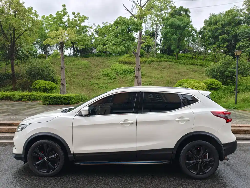 Nissan Qashqai 2021 2.0L CVT Luxury