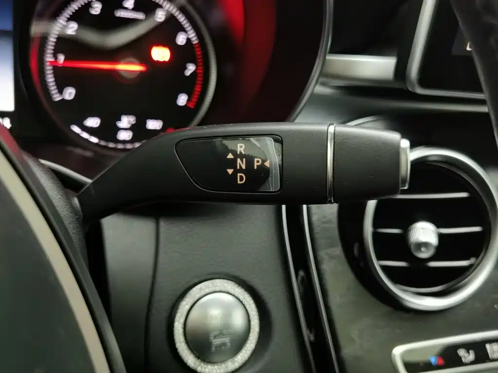 Mercedes-Benz C-Class — миниатюра 13