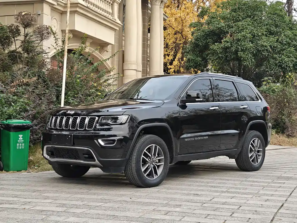 JEEP GRAND CHEROKEE