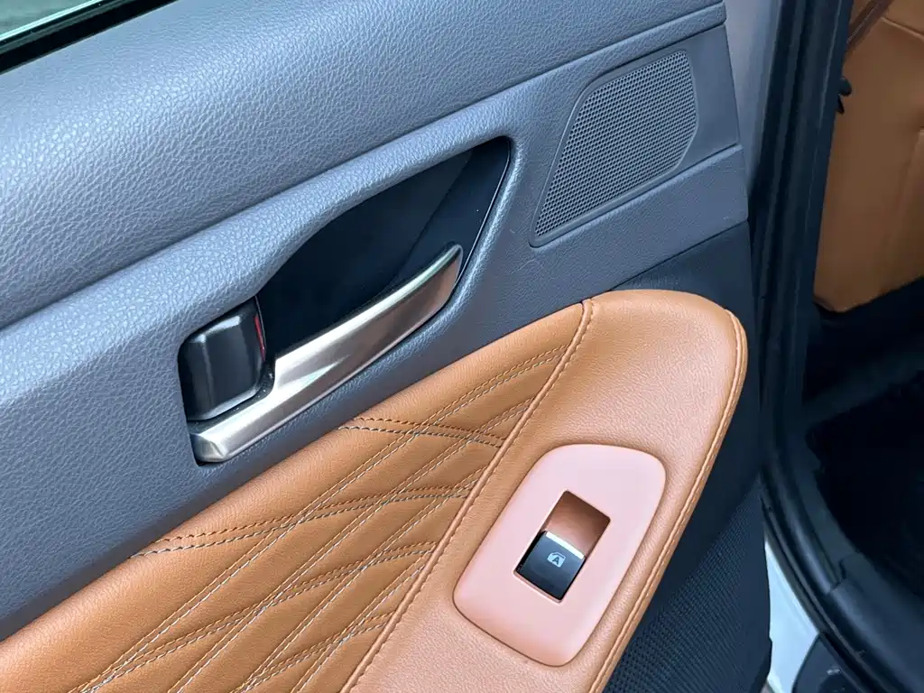 Toyota Avalon — миниатюра 26