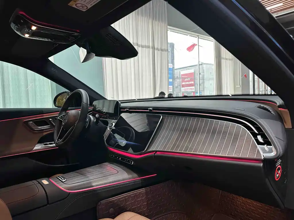 Mercedes-Benz E-Class E 2025 E 300 L Fashion