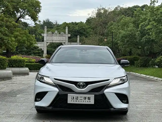 TOYOTA CAMRY 2019