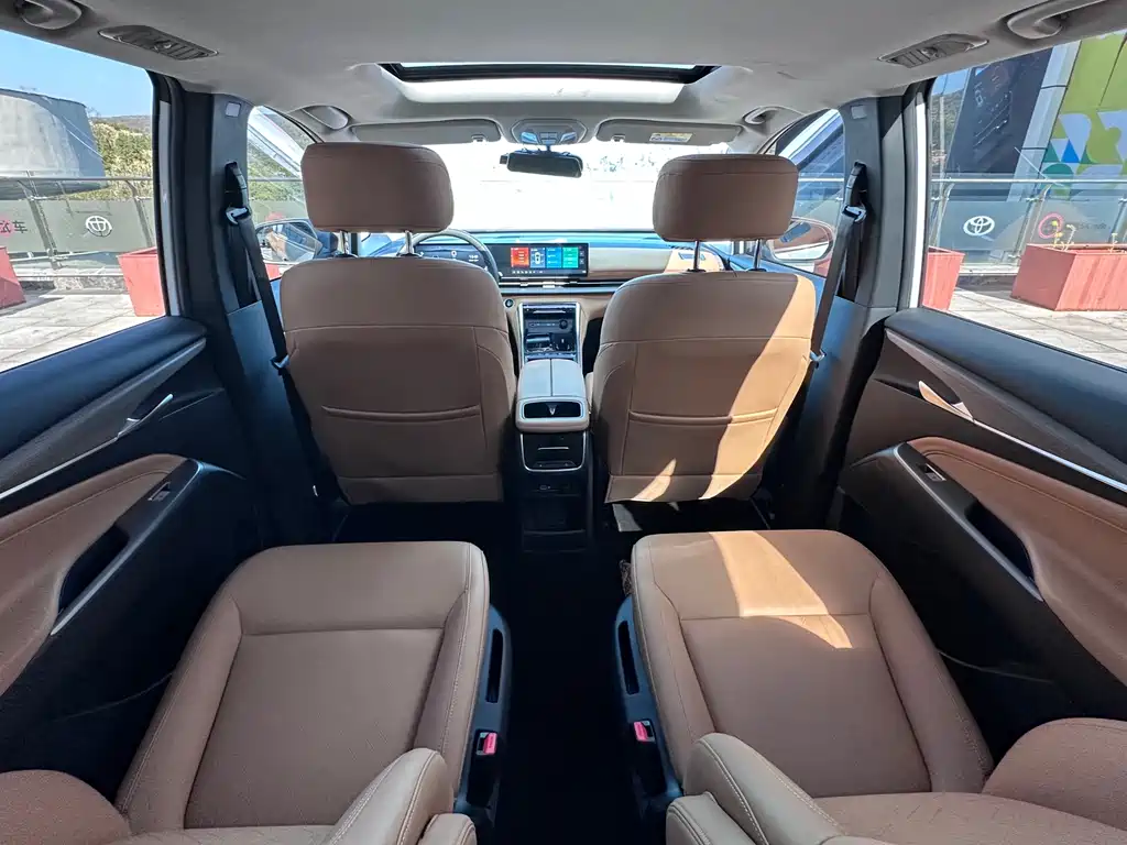 SAIC MAXUS CHASE G50 PLUG IN HYBRID