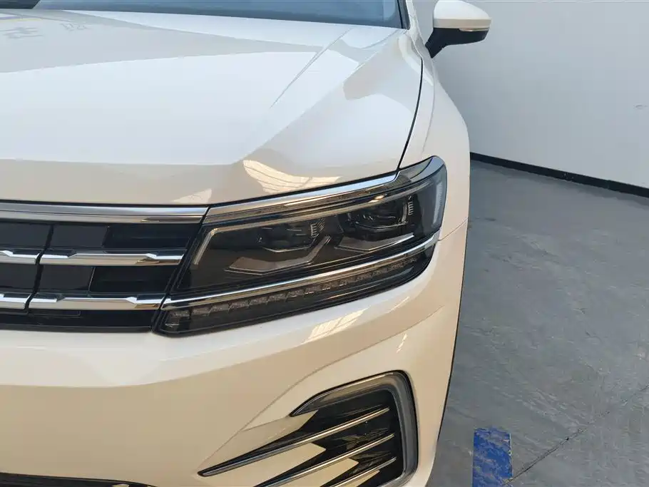 VOLKSWAGEN TIGUAN L NEW ENERGY