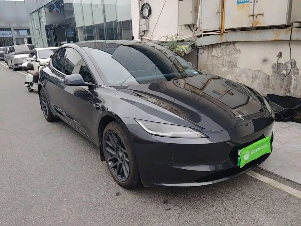 Tesla Model 3 — миниатюра 4