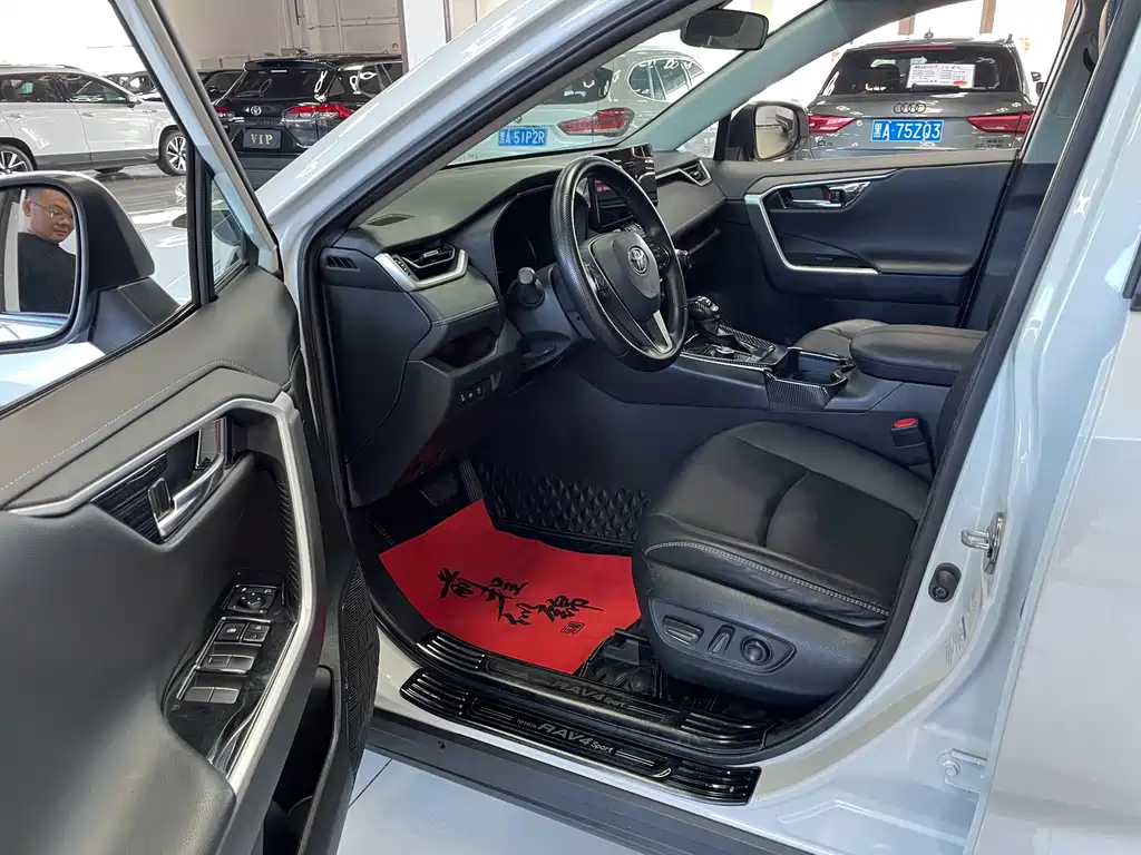 TOYOTA RAV4 RONGFANG