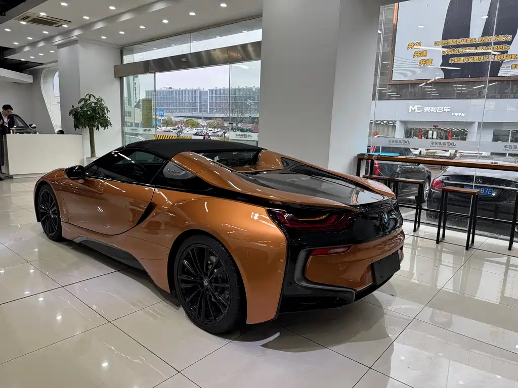 BMW I8