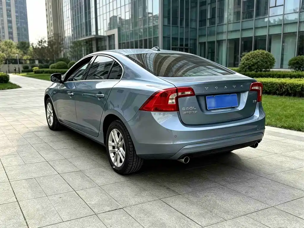 Volvo S60 — миниатюра 9