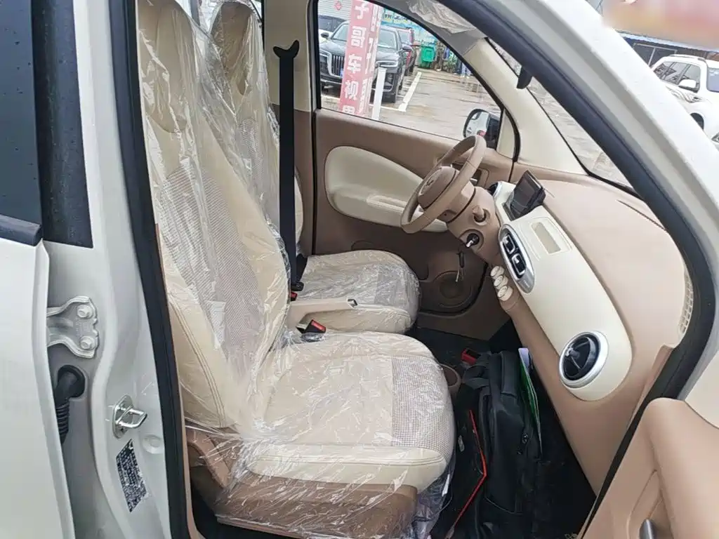 Wuling MINIEV — миниатюра 25
