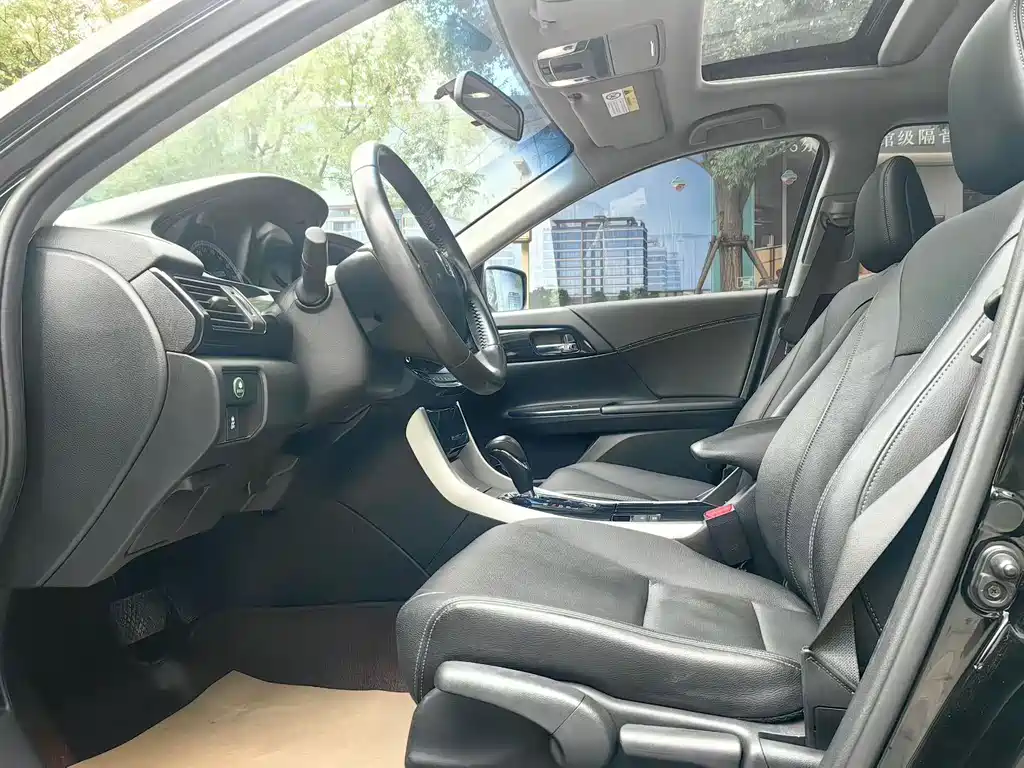 Honda Accord — миниатюра 7