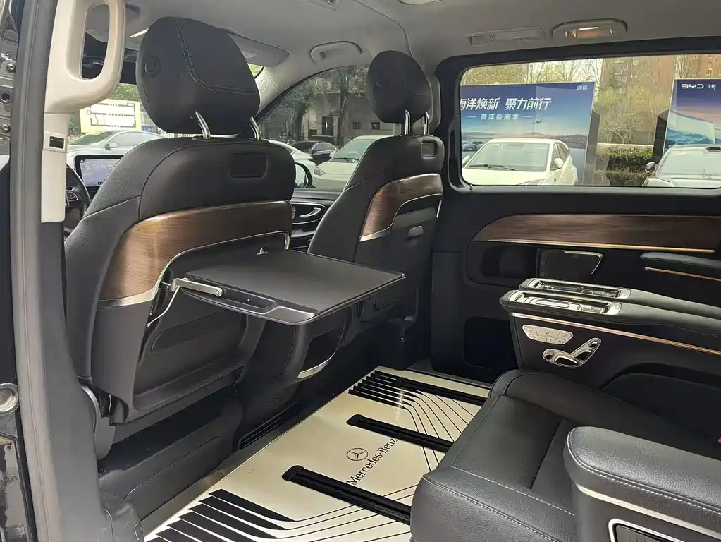 MERCEDES-BENZ V CLASS