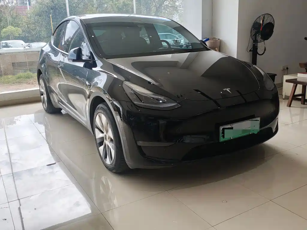 Tesla Model Y 2023 — фото 3