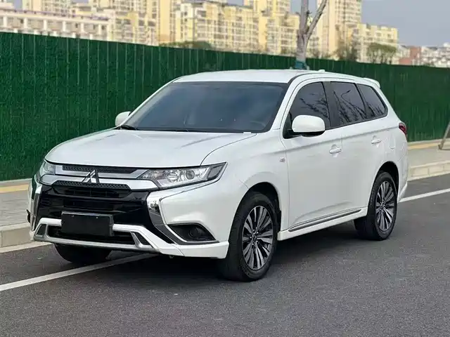 mitsubishi outlander