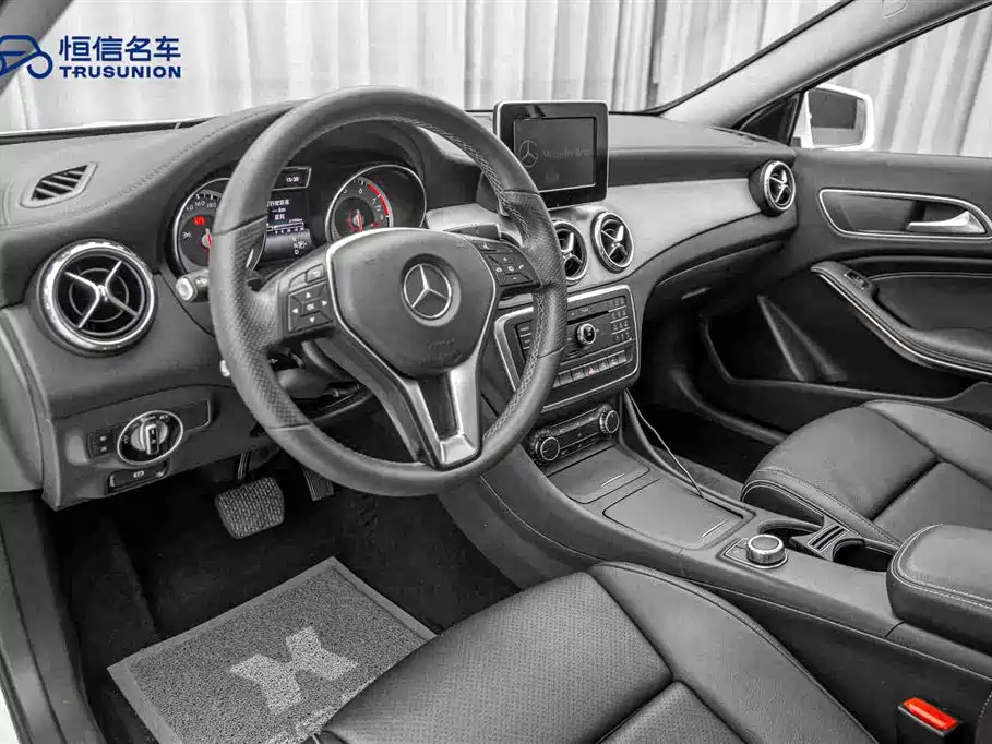 Mercedes-Benz GLA — миниатюра 12
