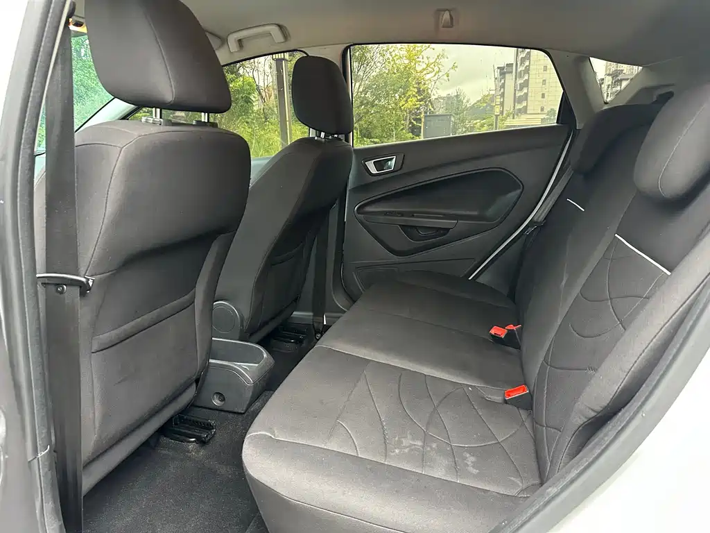Ford Fiesta — миниатюра 10