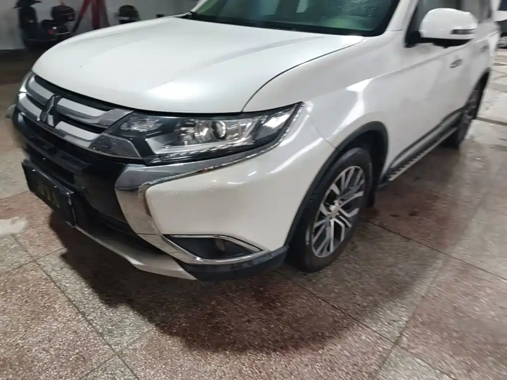 Mitsubishi Outlander — миниатюра 24