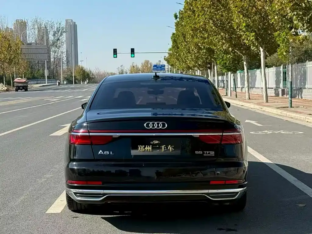 AUDI A8