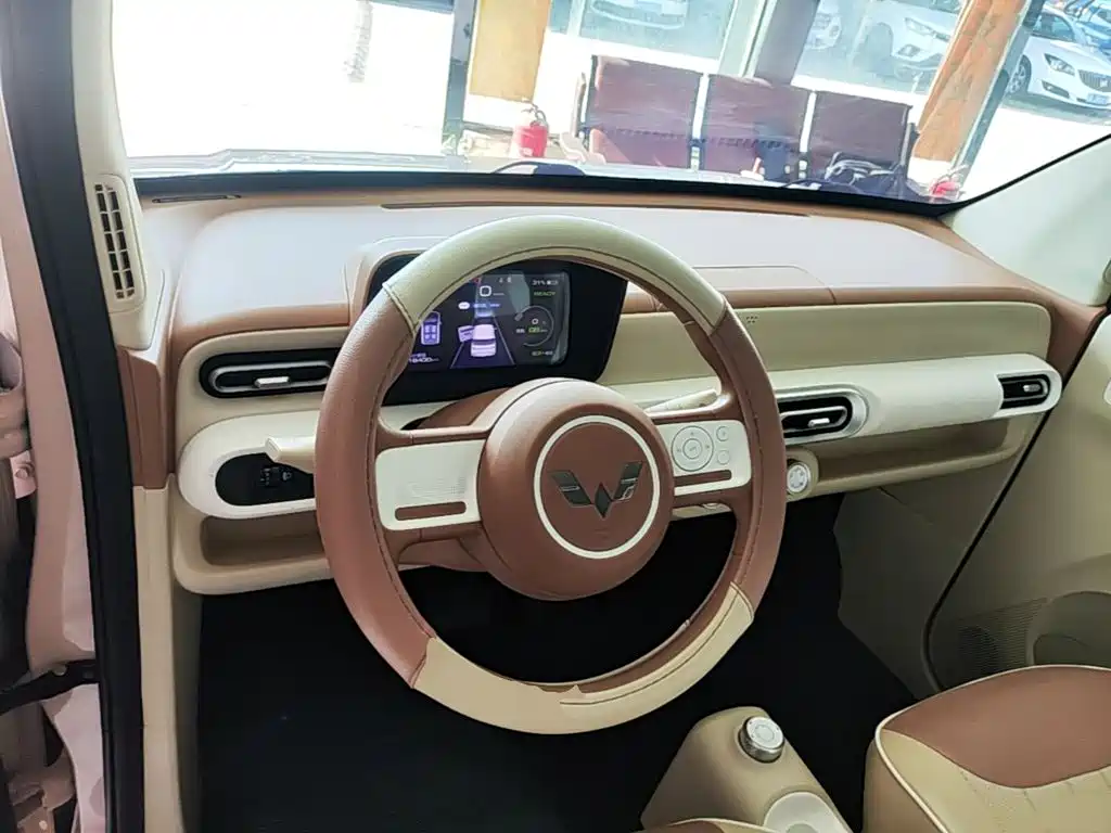 Wuling MINIEV — миниатюра 10