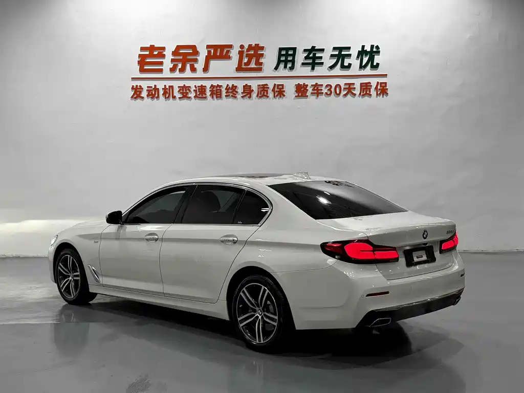 BMW 5 Series — миниатюра 10