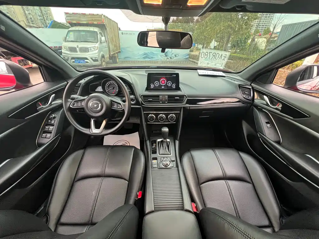 MAZDA CX 4