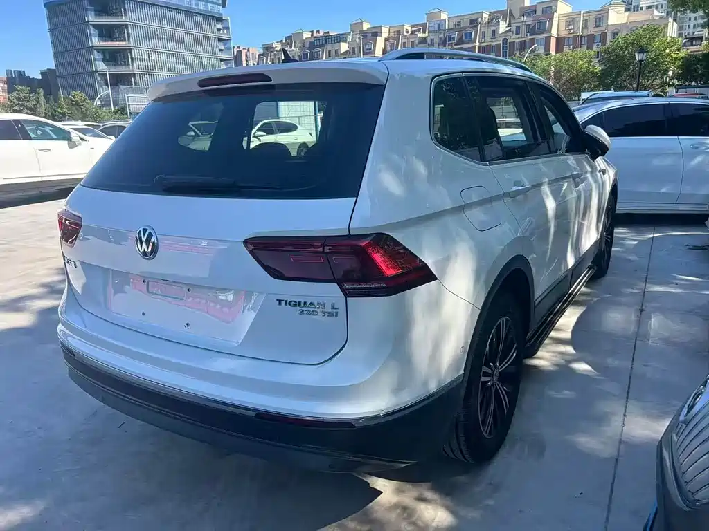 Volkswagen Tiguan L L 2017 330TSI AT Flagship