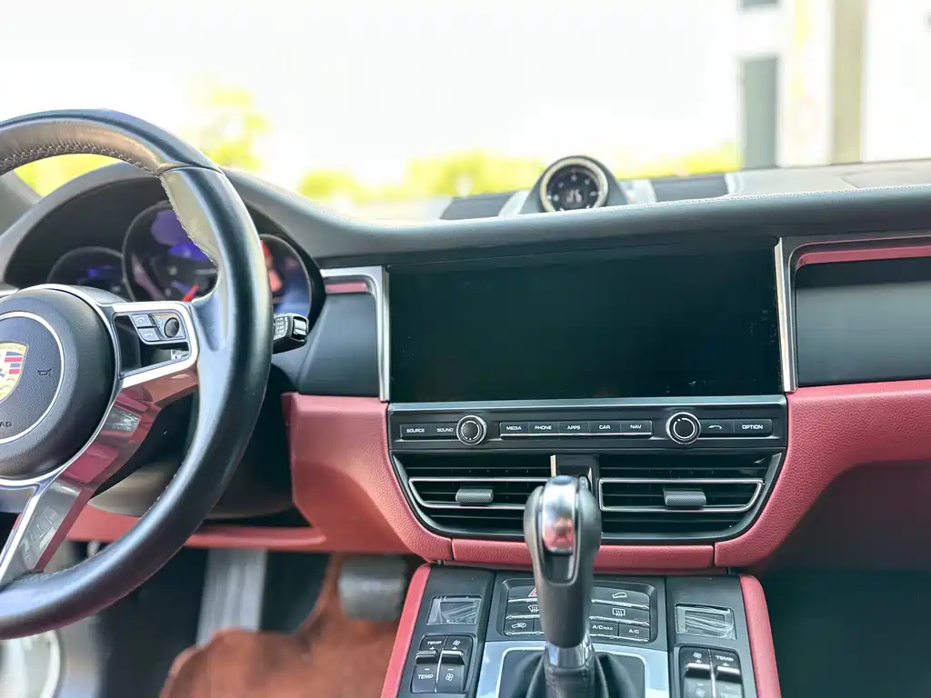 Porsche Macan 2021 — фото 13