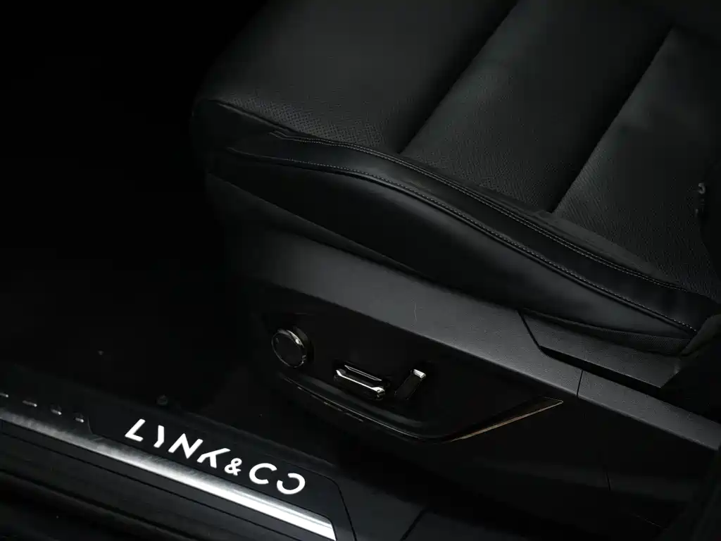 Lynk & Co 01 — миниатюра 13