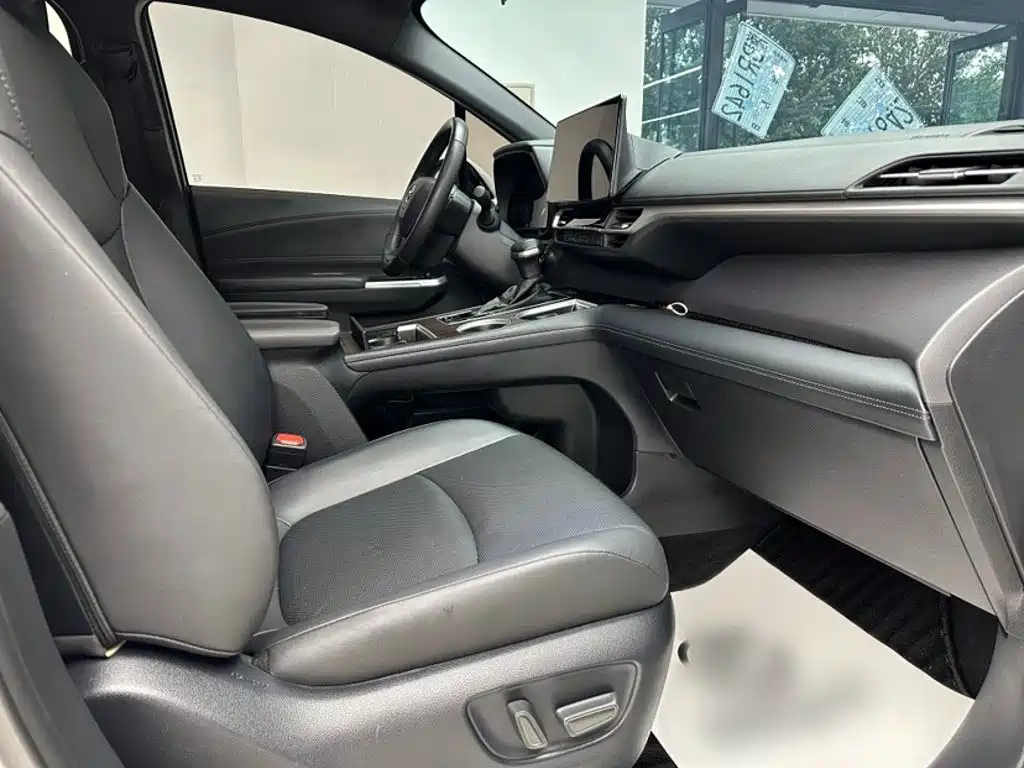 Toyota Granvia — миниатюра 19