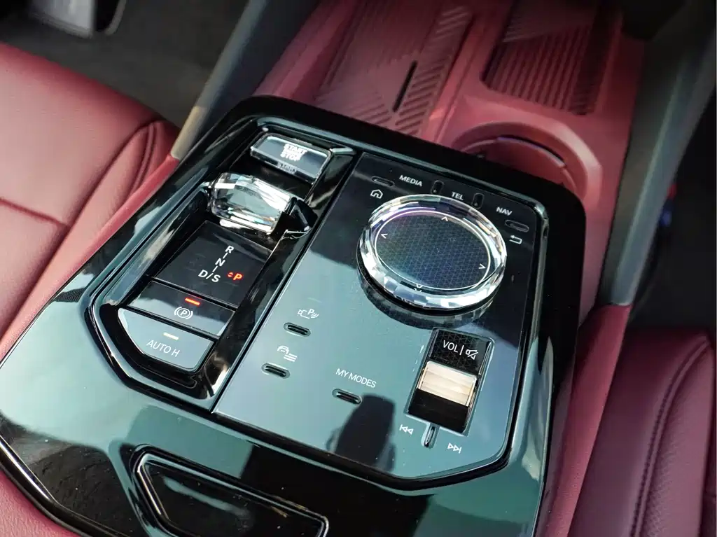 BMW 5 Series — миниатюра 26