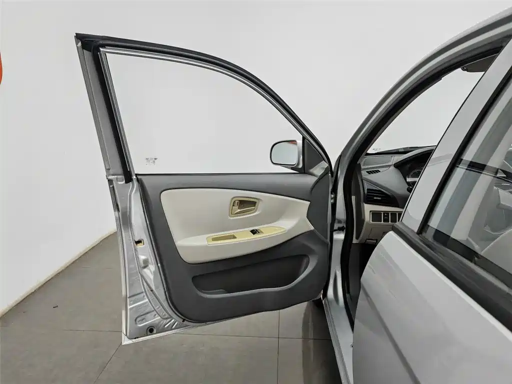 BYD Xia N5 N5 2014 1.0L MT