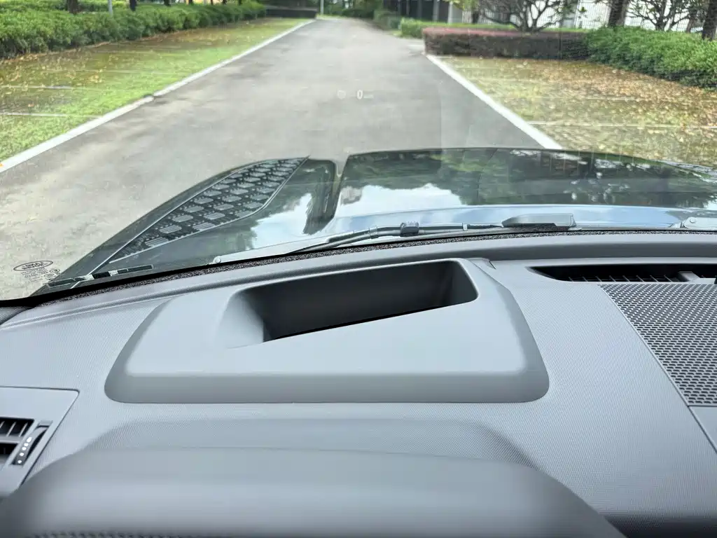 Land Rover Defender — миниатюра 8