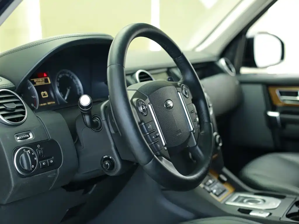 Land Rover Discovery — миниатюра 6