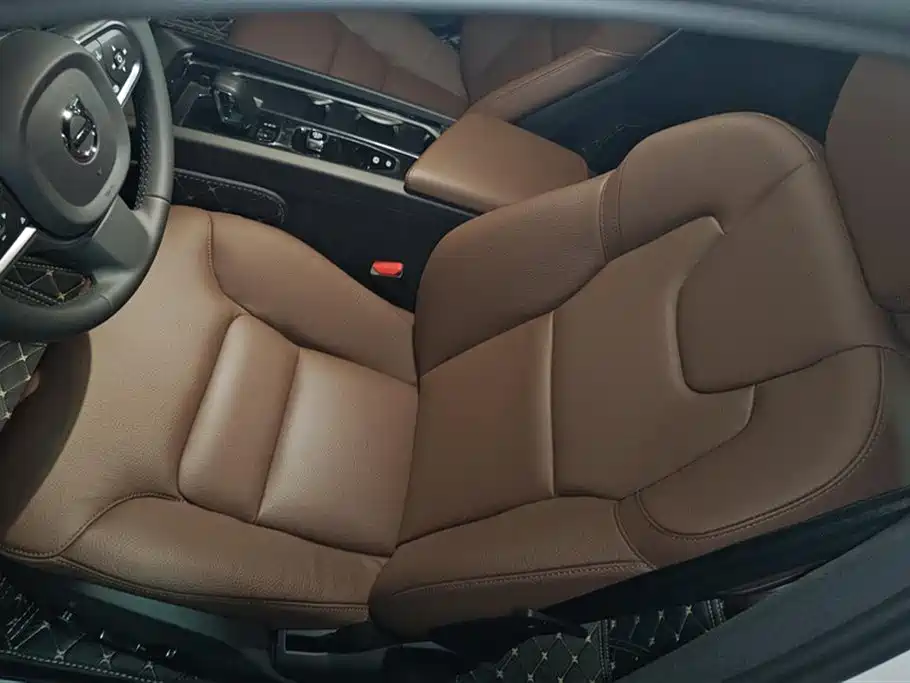 Volvo S60 2026 B4 Luxury