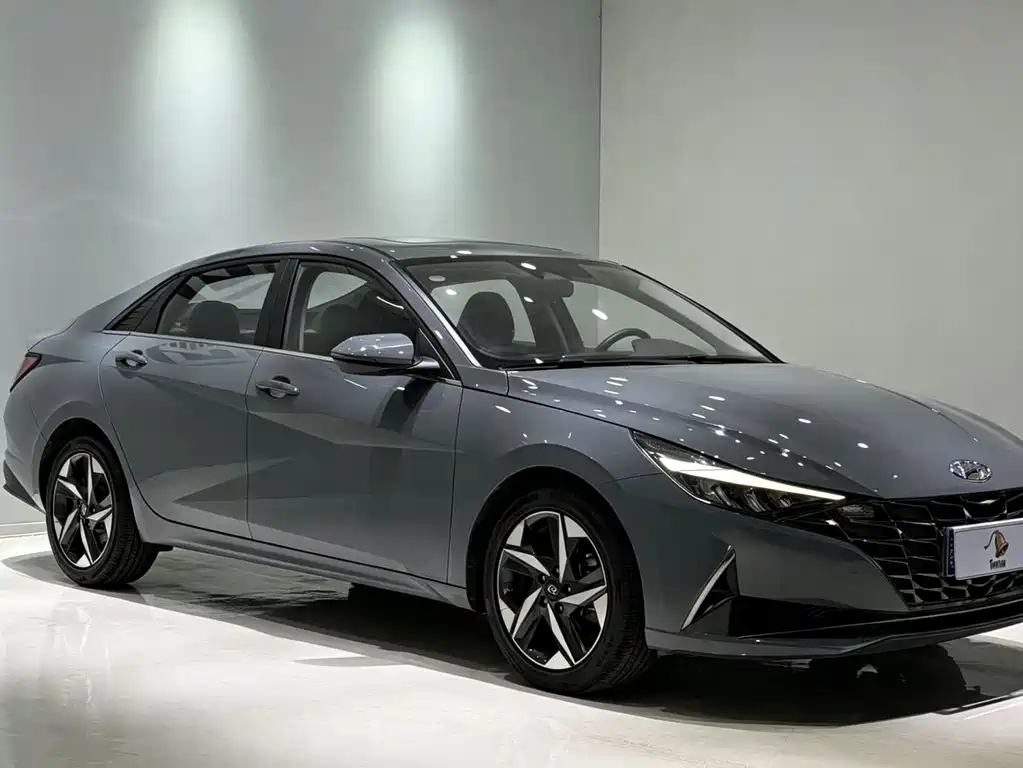Hyundai Elantra 2022 1.5L CVT LUX Luxury