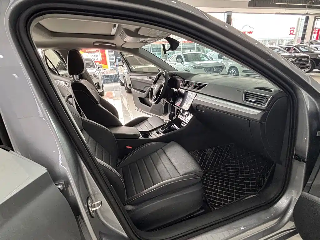Skoda Superb TSI280 DSG Premium Edition, фото 8