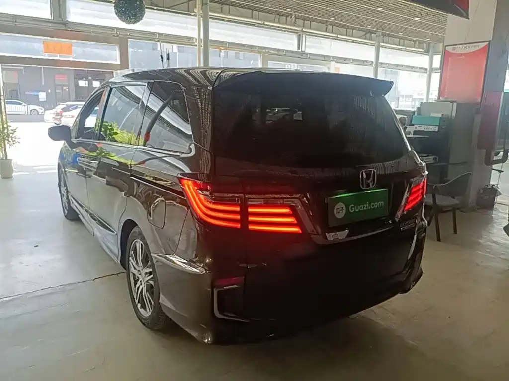 Honda Elysion — миниатюра 5