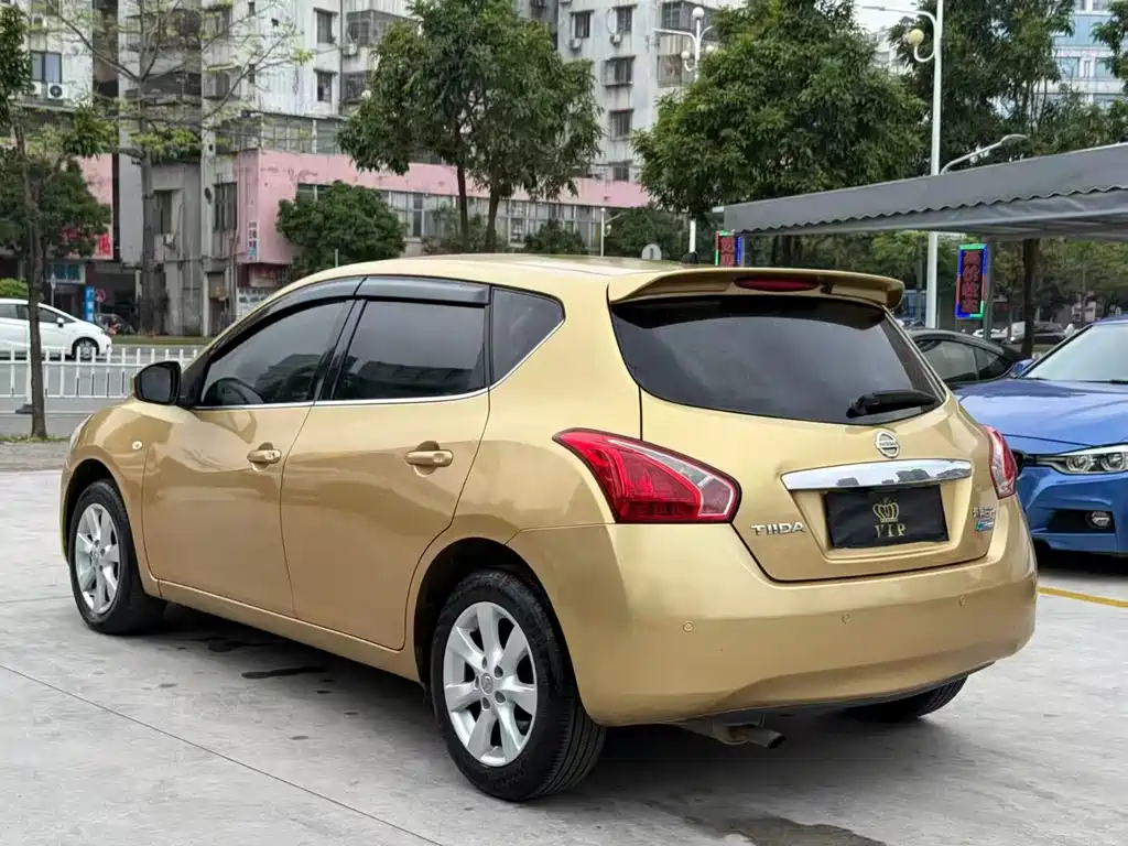 Nissan Tiida 2011 1.6L CVT Comfort